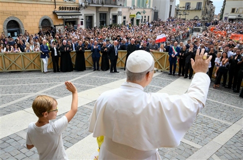 Il 21 novembre primo incontro digitale del Papa con i giovani americani