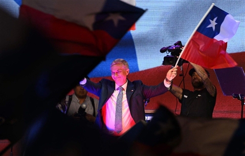 Cile, il conservatore Kast eletto presidente. I vescovi: "Servono unità e dialogo"