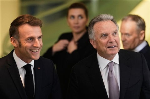 Ucraina, “costruttivi” i colloqui a Miami, Putin pronto al dialogo con Macron