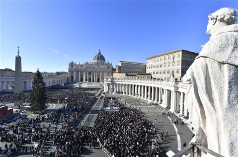 Il Papa: preghiamo per le famiglie vittime della guerra, il potere non soffochi l