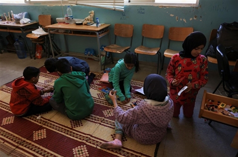 Libano, anno scolastico a rischio per 100.000 bambini