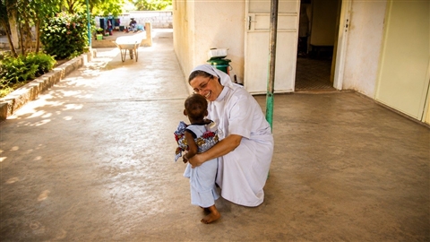 In Senegal suor Chrysologa, la “madre dei bambini” di Vélingara
